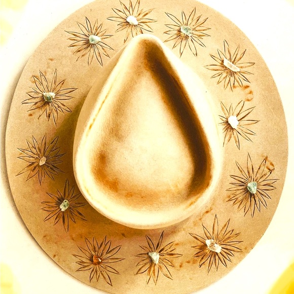 Charging Crown - Picture 1 of 1